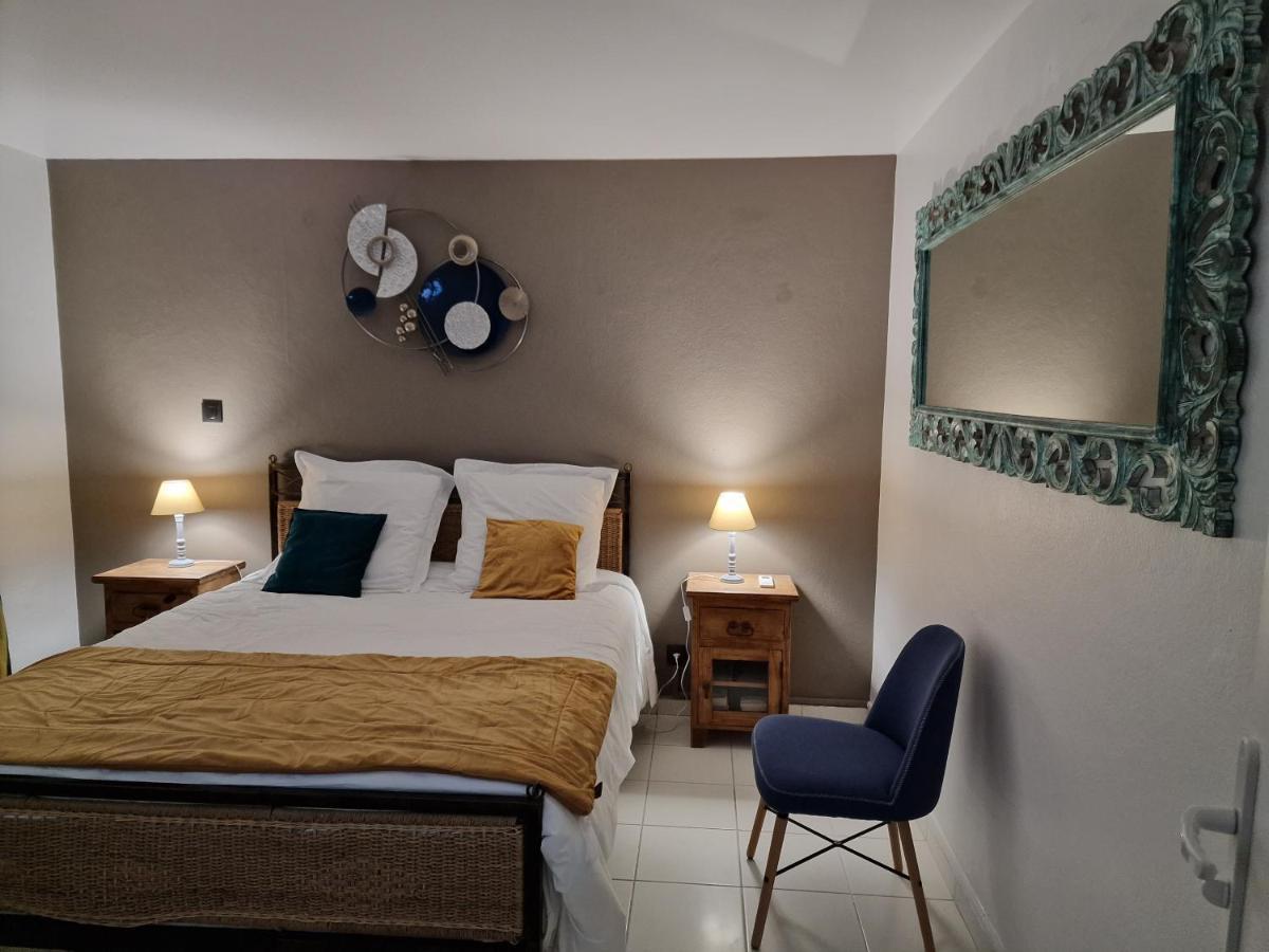 Appartements De Luxe . Propriete De Luxe Baie-Mahault Extérieur photo